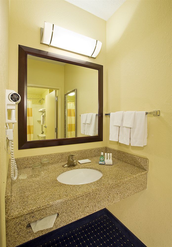 Springhill Suites Dulles Airport Sterling Exterior photo